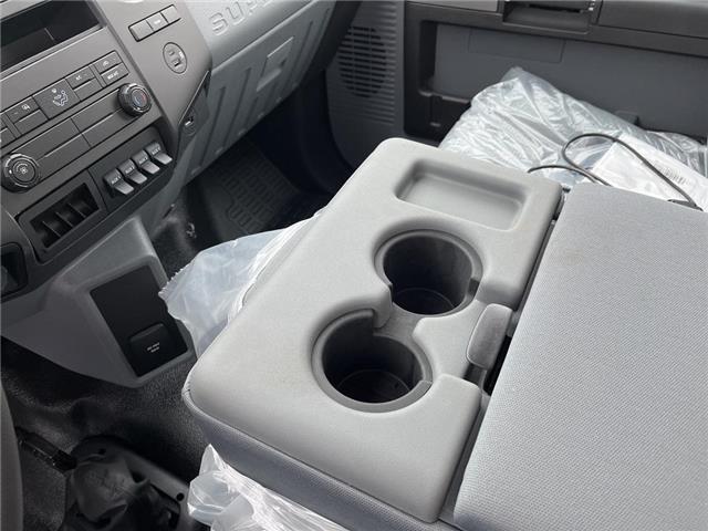 2025 Ford F-650 Diesel Base (Stk: VFF22620) in Chatham - Image 12 of 19