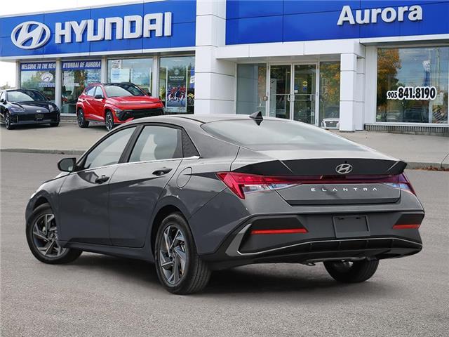 2025 Hyundai Elantra Luxury w/Two-Tone Interior (Stk: 26T1325) in Aurora - Image 4 of 20