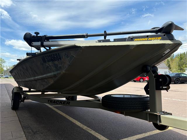 2017 Tracker Boats Grizzly 1648 MVX Blind Duck Edition (Stk: B-65E617) in Moncton - Image 5 of 18 2017 Tracker Boats Grizzly 1648 MVX Blind Duck Edition (Stk: B-65E617) in Moncton - Image 5 of 18