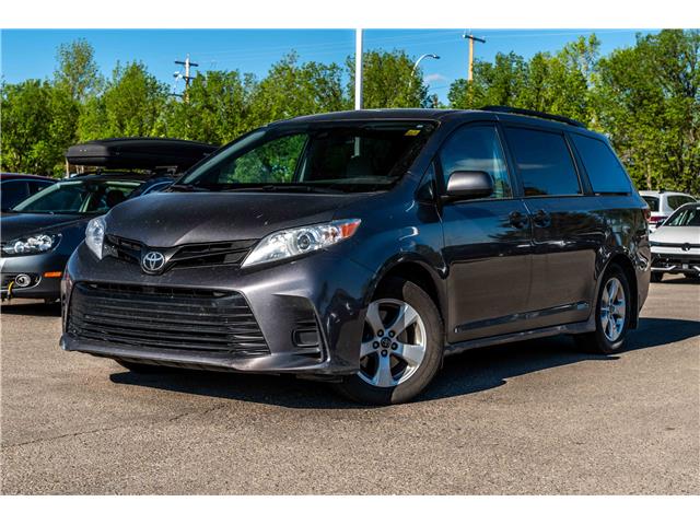 2018 Toyota Sienna 7-Passenger (Stk: KS-147A) in Okotoks - Image 1 of 26