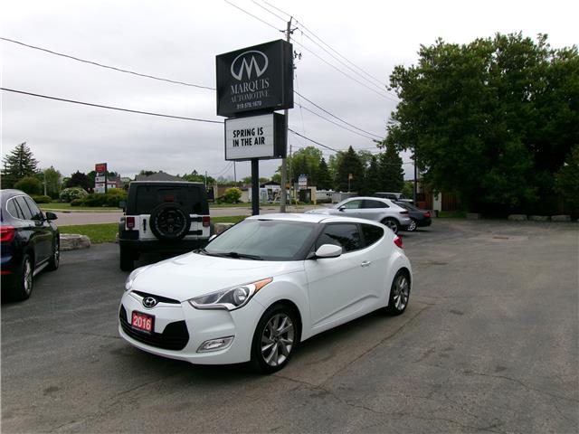 2016 Hyundai Veloster SE in Kitchener - Image 1 of 22
