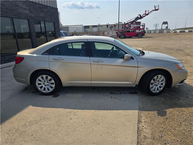 2014 Chrysler 200 LX in Saskatoon - Image 6 of 11