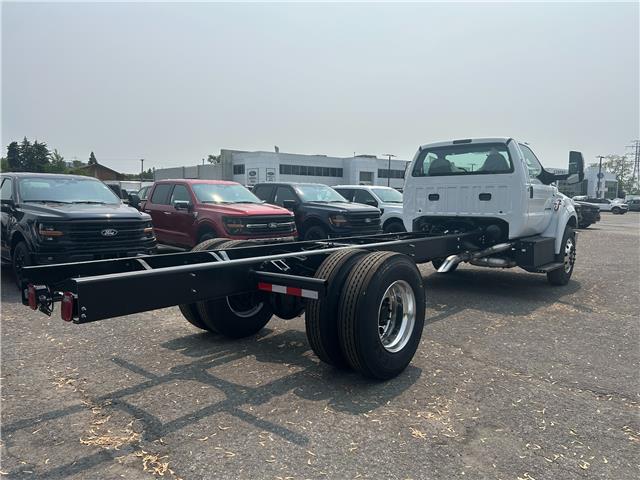 2026 Ford F-750 Diesel Base (Stk: 2600030) in Ottawa - Image 3 of 11