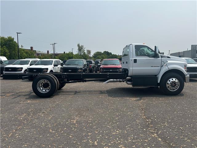 2026 Ford F-750 Diesel Base (Stk: 2600030) in Ottawa - Image 4 of 11