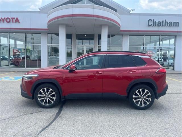 2023 Toyota Corolla Cross XLE (Stk: CP12460) in Chatham - Image 1 of 10