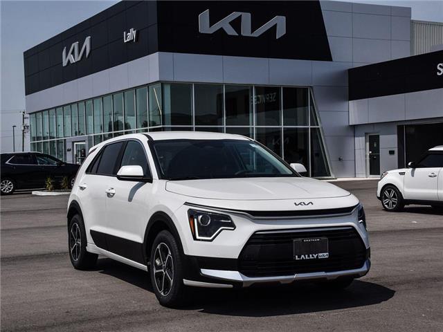 2025 Kia Niro LX (Stk: LKNI00187) in Chatham - Image 1 of 26