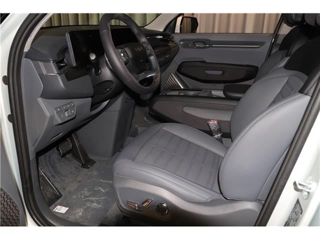 2026 Kia EV9 Land w/Plus Package (Stk: 26239) in Edmonton - Image 11 of 27