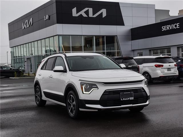 2025 Kia Niro EX (Stk: LKNI00350) in Chatham - Image 1 of 27