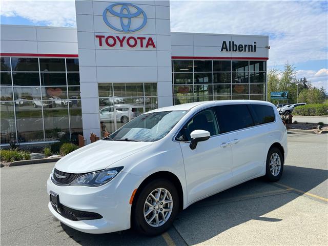 2021 Chrysler Grand Caravan SXT White with 56,943km at $29,999