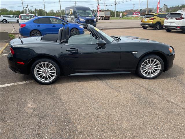 2017 Fiat 124 Spider Lusso in Charlottetown - Image 4 of 18 2017 Fiat 124 Spider Lusso in Charlottetown - Image 4 of 18