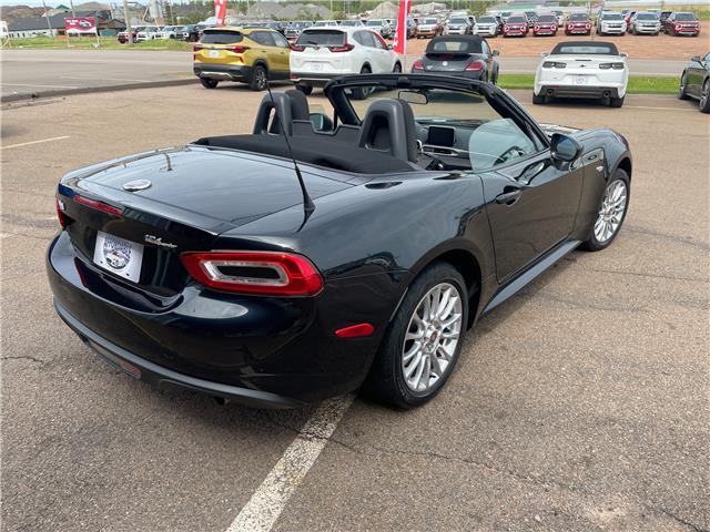 2017 Fiat 124 Spider Lusso in Charlottetown - Image 5 of 18 2017 Fiat 124 Spider Lusso in Charlottetown - Image 5 of 18