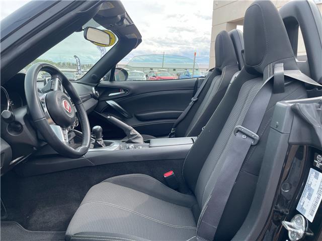 2017 Fiat 124 Spider Lusso in Charlottetown - Image 9 of 18 2017 Fiat 124 Spider Lusso in Charlottetown - Image 9 of 18