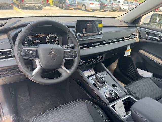 2025 Mitsubishi Outlander PHEV ES (Stk: M5269) in BELLEVILLE - Image 5 of 5