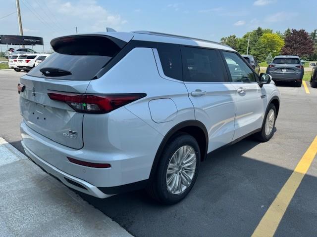 2025 Mitsubishi Outlander PHEV LE (Stk: M5270) in BELLEVILLE - Image 3 of 5