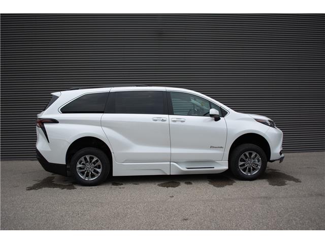 2025 Toyota Sienna XLE 8-Passenger (Stk: MU2377) in London - Image 4 of 27