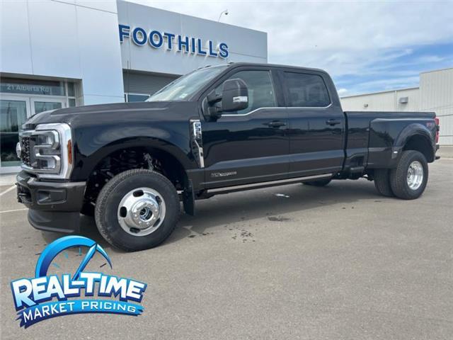 2025 Ford F-350 King Ranch (Stk: 25225) in Claresholm - Image 1 of 25