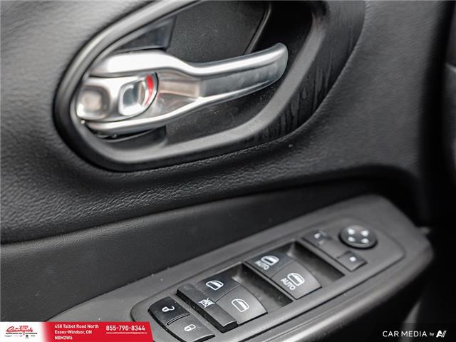 2022 Jeep Cherokee Trailhawk (Stk: 62379) in Essex-Windsor - Image 21 of 31