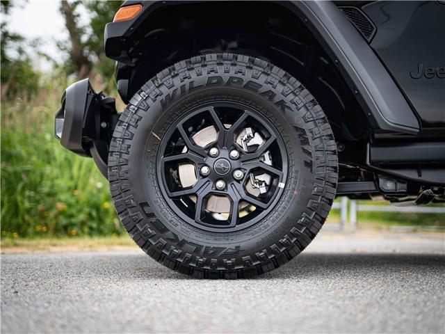 2025 Jeep Wrangler Sport (Stk: S605585) in Surrey - Image 7 of 25
