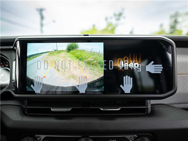2025 Jeep Wrangler Sport (Stk: S605585) in Surrey - Image 21 of 25