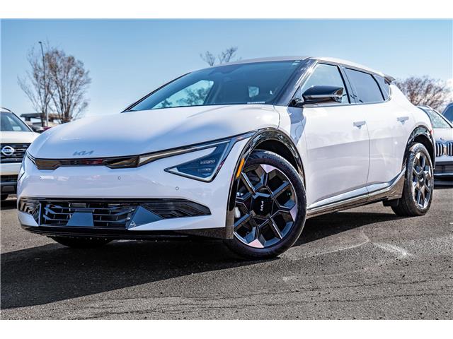 2025 Kia EV6 Land w/Premium Package (Stk: 25EV1352) in Edmonton - Image 1 of 26