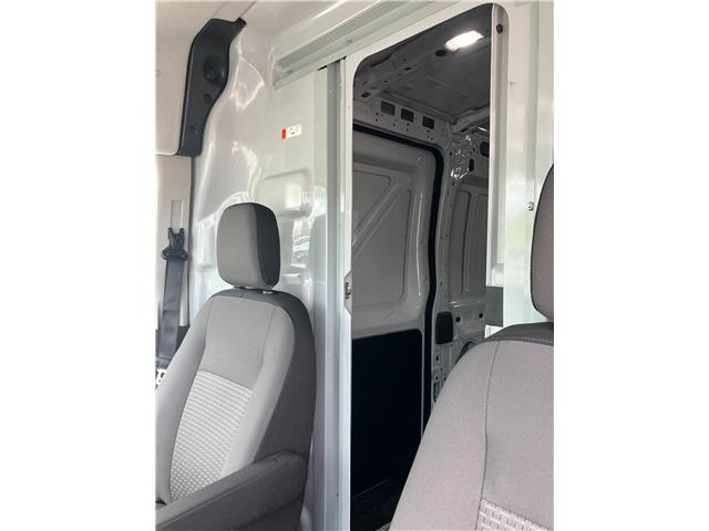 2025 Ford Transit-250 Cargo Base (Stk: 2501490) in Ottawa - Image 10 of 20