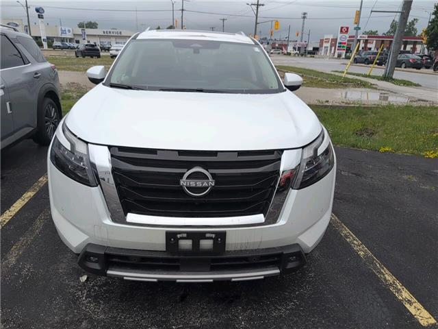 2025 Nissan Pathfinder Platinum (Stk: 25186) in Sarnia - Image 2 of 3