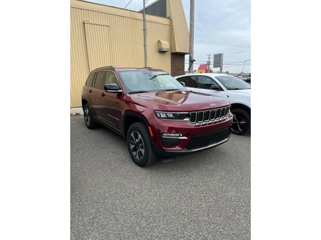 2023 Jeep Grand Cherokee 4xe Base (Stk: 8442) in Matane - Image 2 of 2