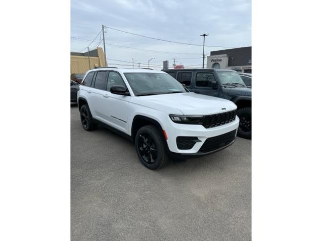 2025 Jeep Grand Cherokee Laredo in Matane - Image 1 of 3