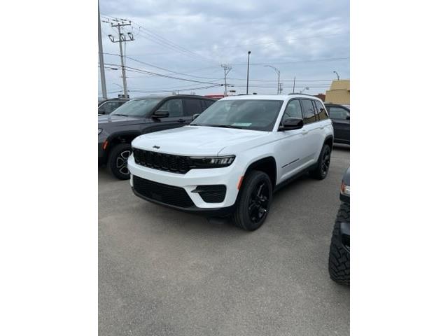 2025 Jeep Grand Cherokee Laredo in Matane - Image 2 of 3