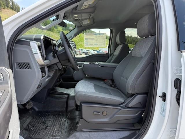 2025 Ford F-550 Chassis XLT (Stk: 5T086) in Williams Lake - Image 9 of 13