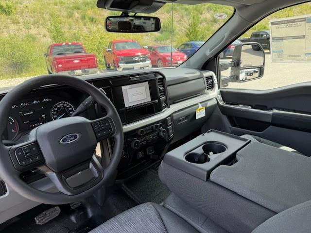 2025 Ford F-550 Chassis XLT (Stk: 5T086) in Williams Lake - Image 11 of 13