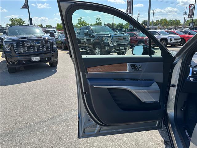 2026 Cadillac VISTIQ Premium Luxury (Stk: Z704744) in Newmarket - Image 10 of 33