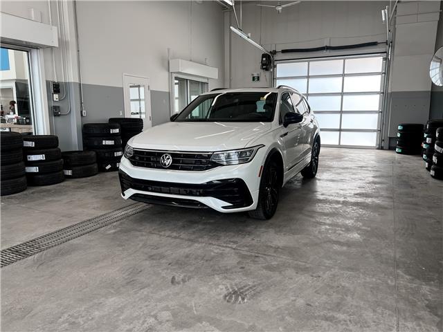 2022 Volkswagen Tiguan Comfortline R-Line Black Edition (Stk: V3083) in Prince Albert - Image 3 of 14