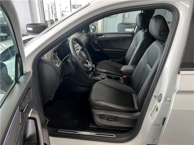 2022 Volkswagen Tiguan Comfortline R-Line Black Edition (Stk: V3083) in Prince Albert - Image 4 of 14