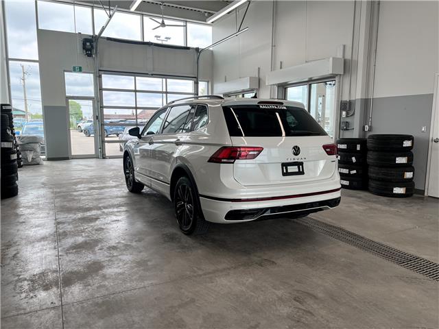 2022 Volkswagen Tiguan Comfortline R-Line Black Edition (Stk: V3083) in Prince Albert - Image 10 of 14