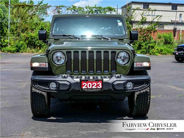 2023 Jeep Wrangler Sahara (Stk: U21126) in Burlington - Image 2 of 29