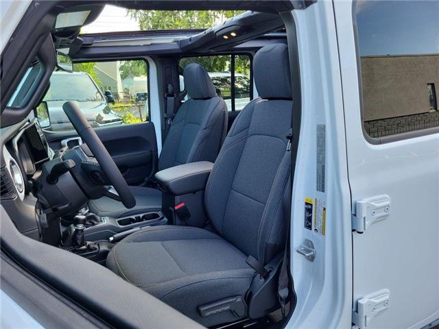 2025 Jeep Wrangler Sahara (Stk: 250301) in Windsor - Image 13 of 24 2025 Jeep Wrangler Sahara (Stk: 250301) in Windsor - Image 13 of 24