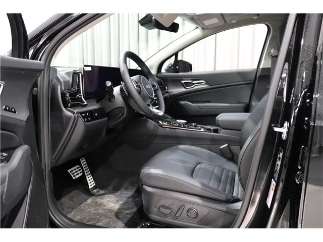 2025 Kia Sportage Plug-In Hybrid SX w/Black Interior (Stk: 26268) in Edmonton - Image 9 of 32