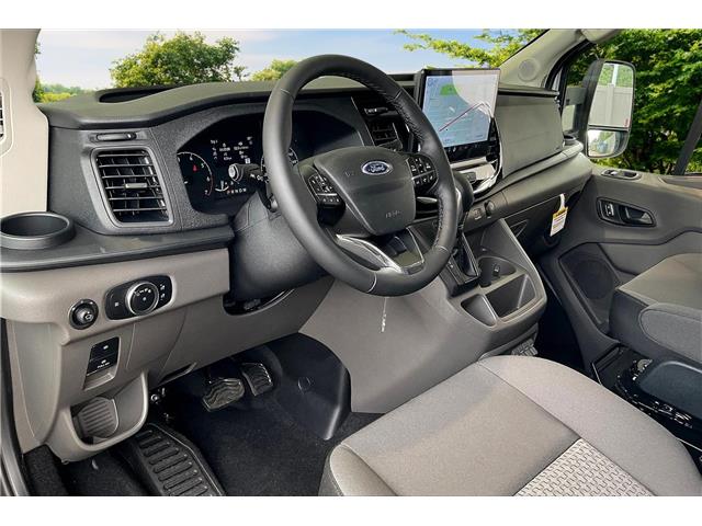 2025 Ford Transit-250 Cargo Base (Stk: 25TR8181) in Vancouver - Image 6 of 14