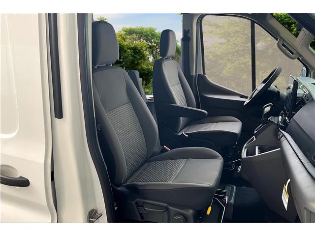 2025 Ford Transit-250 Cargo Base (Stk: 25TR8181) in Vancouver - Image 8 of 14
