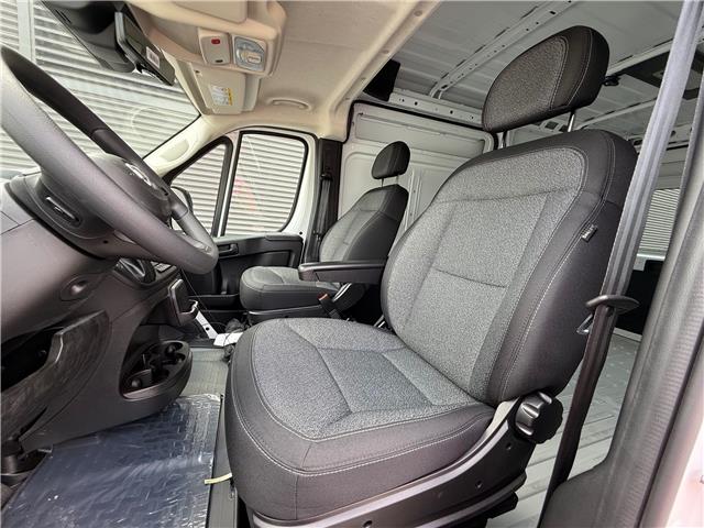 2025 RAM ProMaster 2500 High Roof (Stk: 25382) in London - Image 8 of 11