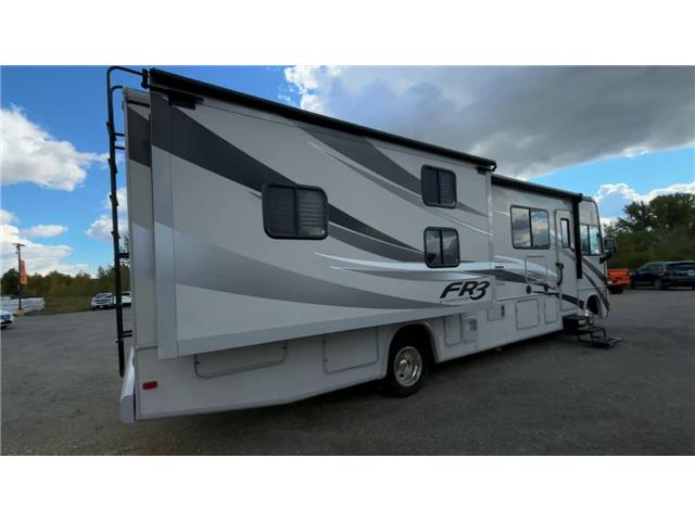 2016 Ford F-53 Motorhome Chassis Base (Stk: A05645) in Sudbury - Image 3 of 23