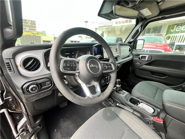 2025 Jeep Wrangler Sahara (Stk: 25-336) in Sarnia - Image 8 of 17
