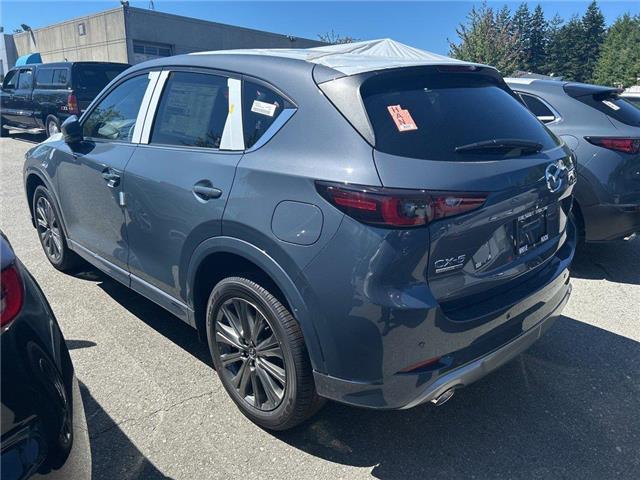 2025 Mazda CX-5 Signature (Stk: 691808) in Surrey - Image 2 of 5