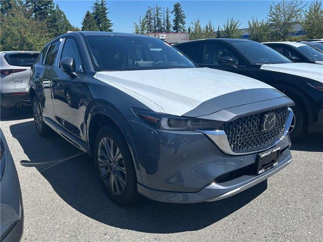 2025 Mazda CX-5 Signature (Stk: 691808) in Surrey - Image 4 of 5