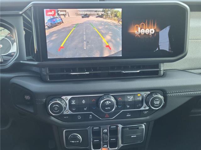 2025 Jeep Wrangler Sahara (Stk: 250308) in Windsor - Image 16 of 24