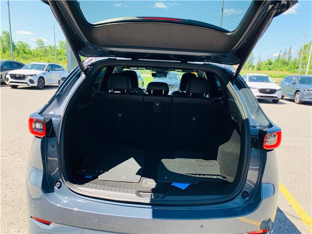 2023 Mazda CX-5 Signature (Stk: 25-825A) in Cornwall - Image 8 of 32