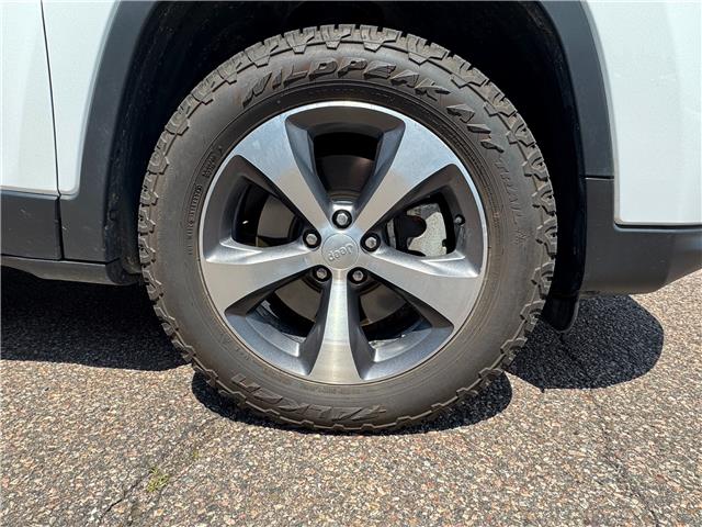 2022 Jeep Cherokee Limited (Stk: 25-201-2) in Pembroke - Image 9 of 18