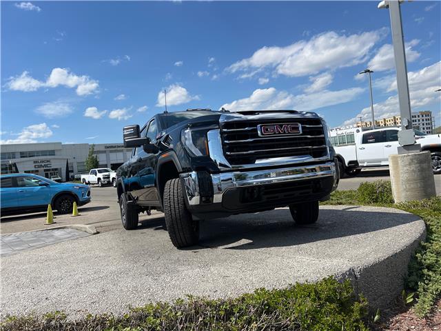 2025 GMC SLE (Stk: SF307710) in Calgary - Image 8 of 21