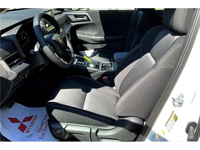 2025 Mitsubishi Outlander PHEV ES (Stk: 25P6536) in Cranbrook - Image 9 of 12